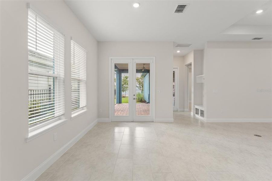 Spacious, unfurnished interior of a new home in , Orlando (Image 36).