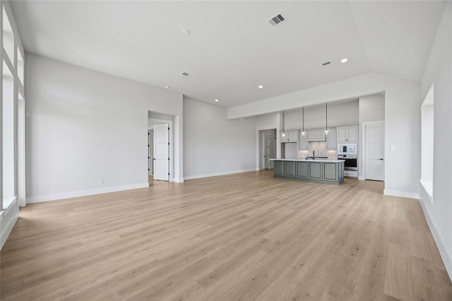 Spacious, unfurnished interior of a new home in Ellwood, Iowa Colony (Image 14). Spacious, unfurnished interior of a new home in Ellwood, Iowa Colony (Image 14).