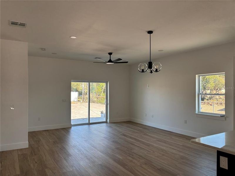 Spacious, unfurnished interior of a new home in , Sebring (Image 18).