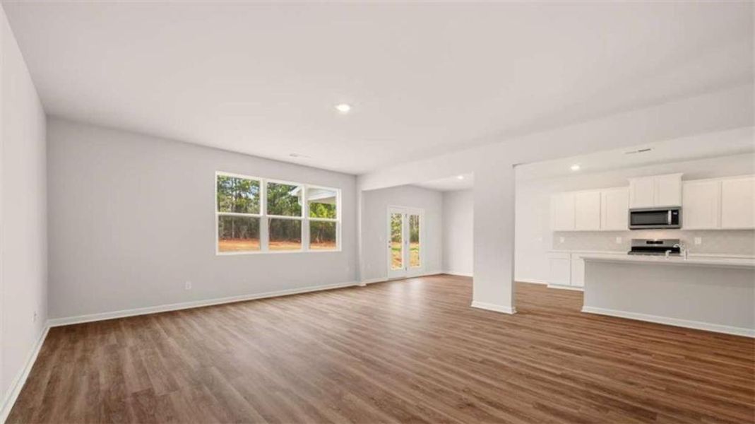 Spacious, unfurnished interior of a new home in Bridle Creek, Locust Grove (Image 29).