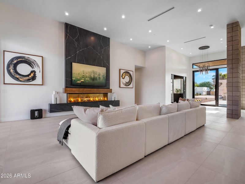 65_p2411280 65_p2411280