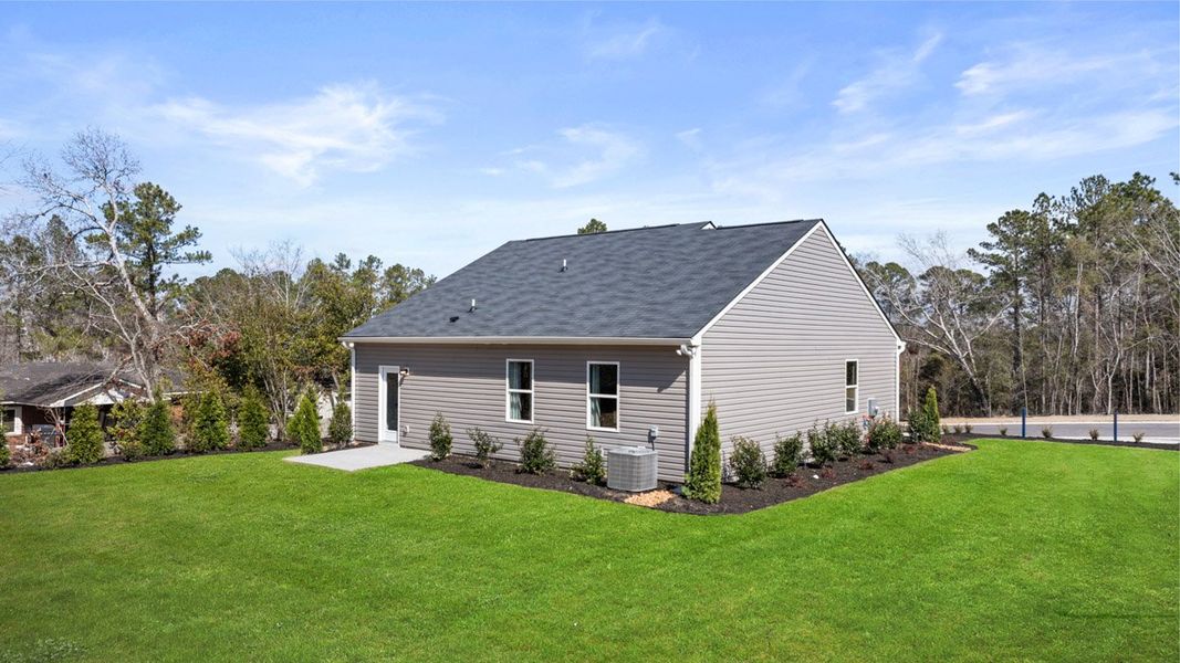 Representative exterior details of a home built from the Calloway 3 by D.R. Horton in Bellemeade Landing, Augusta (Image 3). Representative exterior details of a home built from the Calloway 3 by D.R. Horton in Bellemeade Landing, Augusta (Image 3).