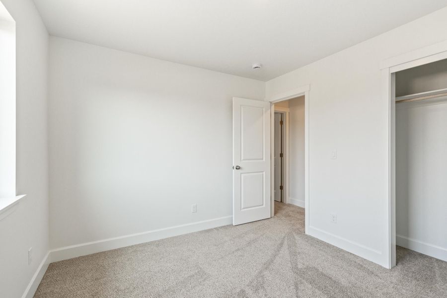 Spacious, unfurnished interior of a new home in IronHorse, Prineville (Image 23). Spacious, unfurnished interior of a new home in IronHorse, Prineville (Image 23).