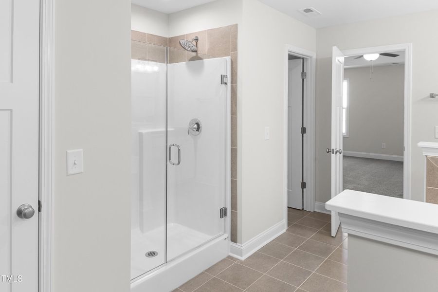 117_godwin_court_bathMaster_5