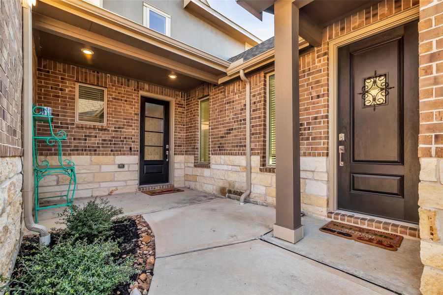 Exterior details and patio area of a home in , Baytown (Image 21).