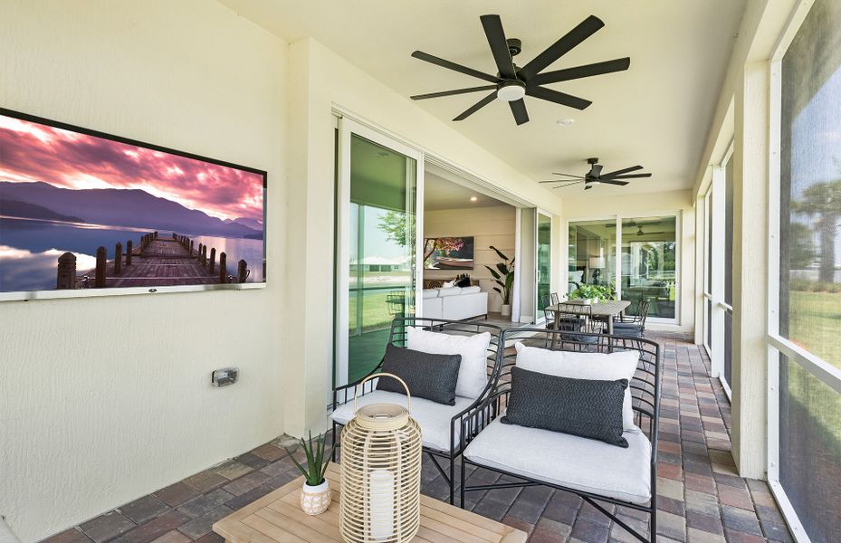 Representative furnished interior of a home built from the Easley by Pulte Homes in Highpointe, Stuart (Image 38).