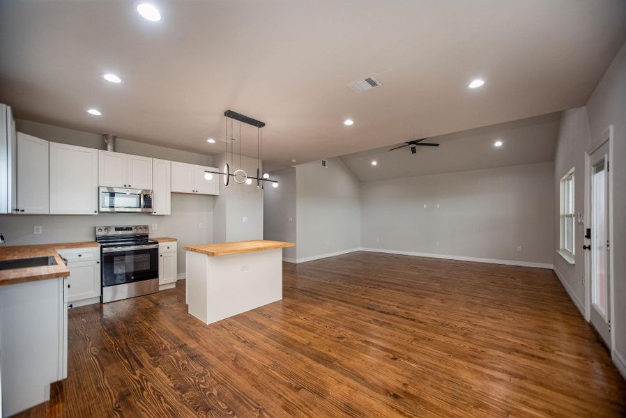 Image 42 of a home in .