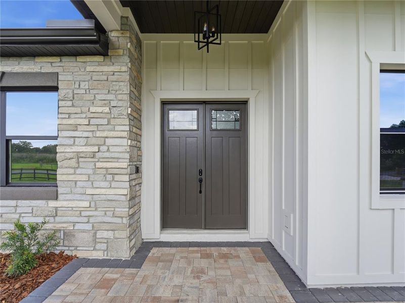Exterior details and patio area of a home in , St. Cloud (Image 37).