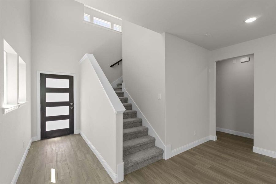Spacious, unfurnished interior of a new home in Keeneland, Aubrey (Image 20).