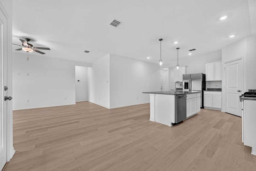 Spacious, unfurnished interior of a new home in River Ridge, Crandall (Image 17).