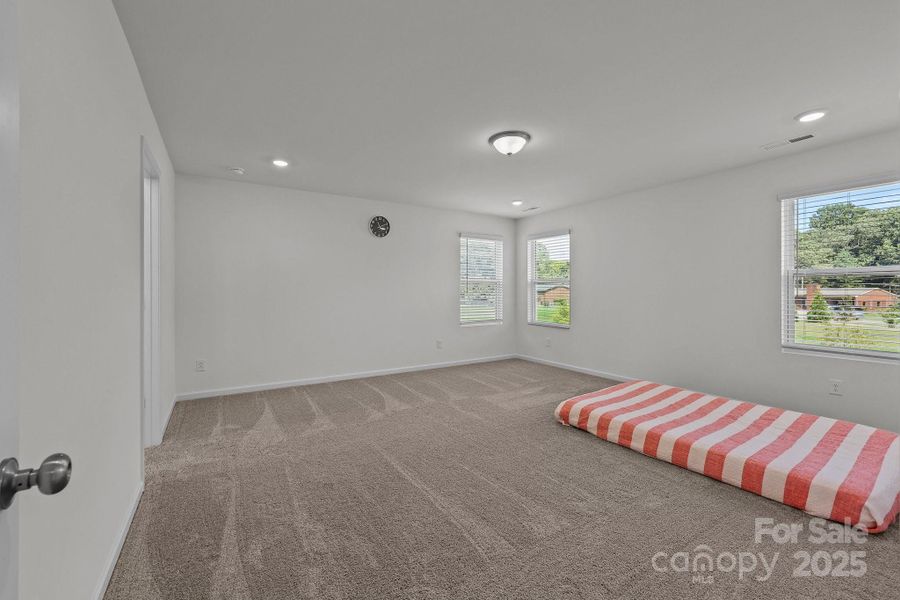 Image 39 of a home in Piper Landing.