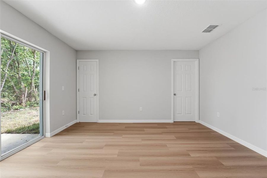 Spacious, unfurnished interior of a new home in , Eustis (Image 18).