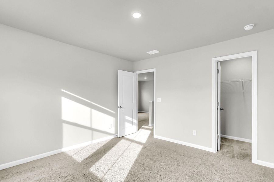 Spacious, unfurnished interior of a new home in Wildcat Chase, Summerville (Image 25).