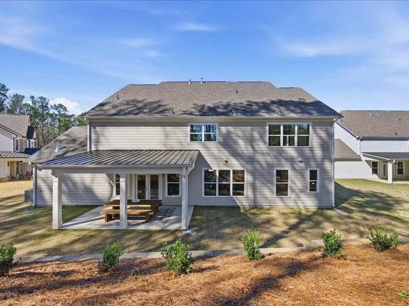 Exterior details and patio area of a home in Ford Landing, Acworth (Image 26).