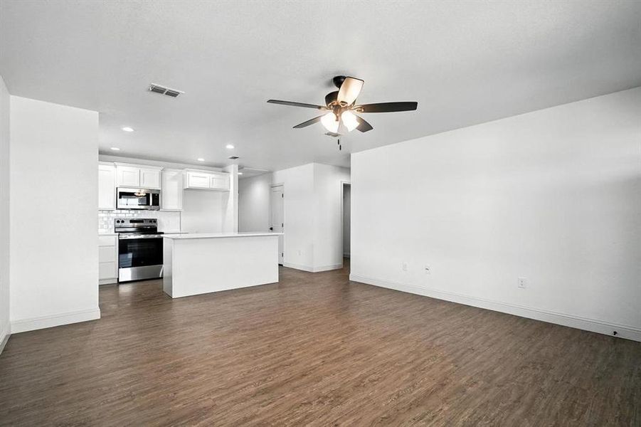 Image 21 of a home in .