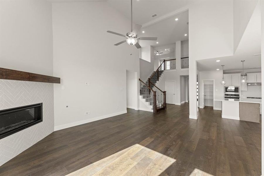 03_5530 Burford, Celina