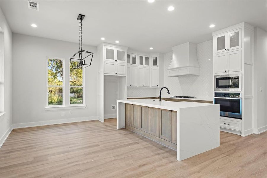 Furnished interior view inside a new home in , Waco (Image 3).