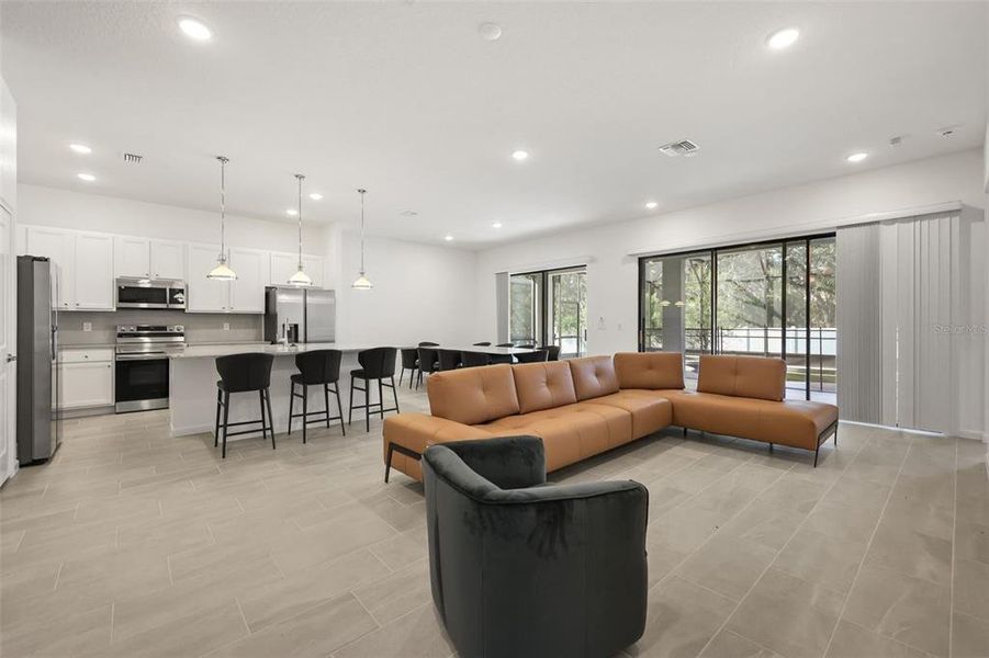 Furnished interior view inside a new home in , Orlando (Image 12).