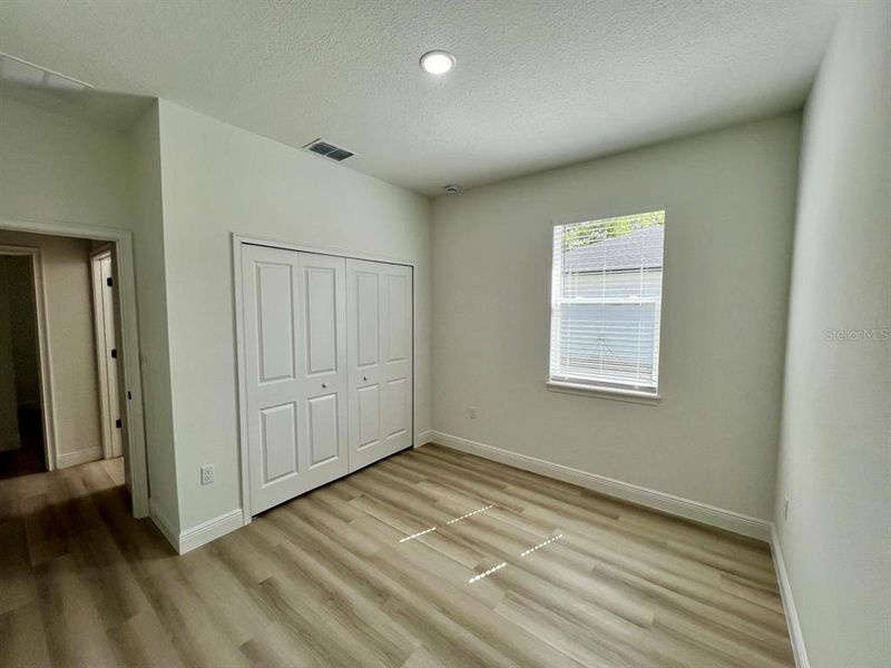 Spacious, unfurnished interior of a new home in , Citrus Springs (Image 18).