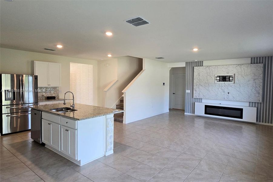 Furnished interior view inside a new home in , Davenport (Image 27).