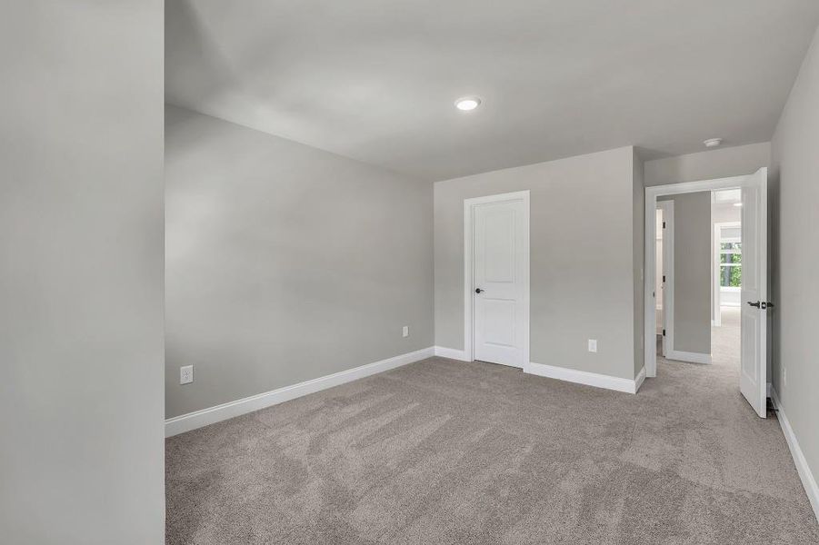 Spacious, unfurnished interior of a new home in , Lawrenceville (Image 27).
