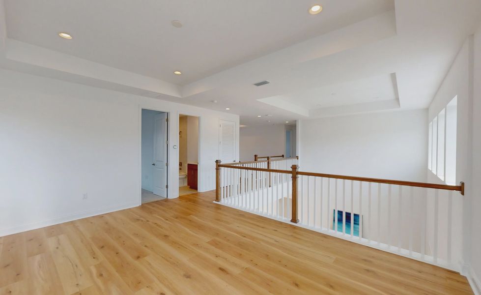 Spacious, unfurnished interior of a new home in Oakmont, Gainesville (Image 21).