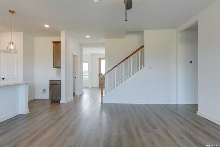Spacious, unfurnished interior of a new home in Nopal Valley, San Antonio (Image 31).