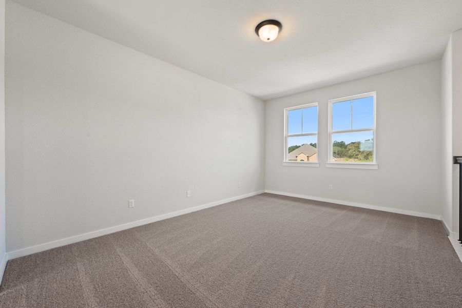 Spacious, unfurnished interior of a new home in Wolf Ranch, Georgetown (Image 39).