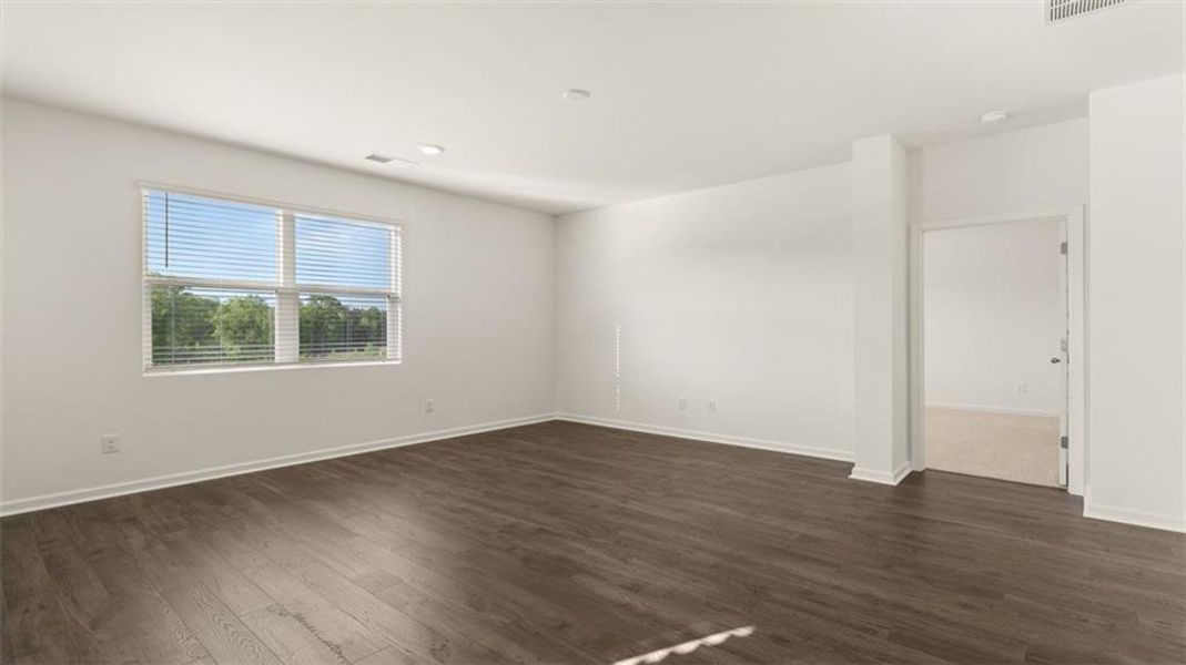 Spacious, unfurnished interior of a new home in Poplar Preserve, Newnan (Image 13).