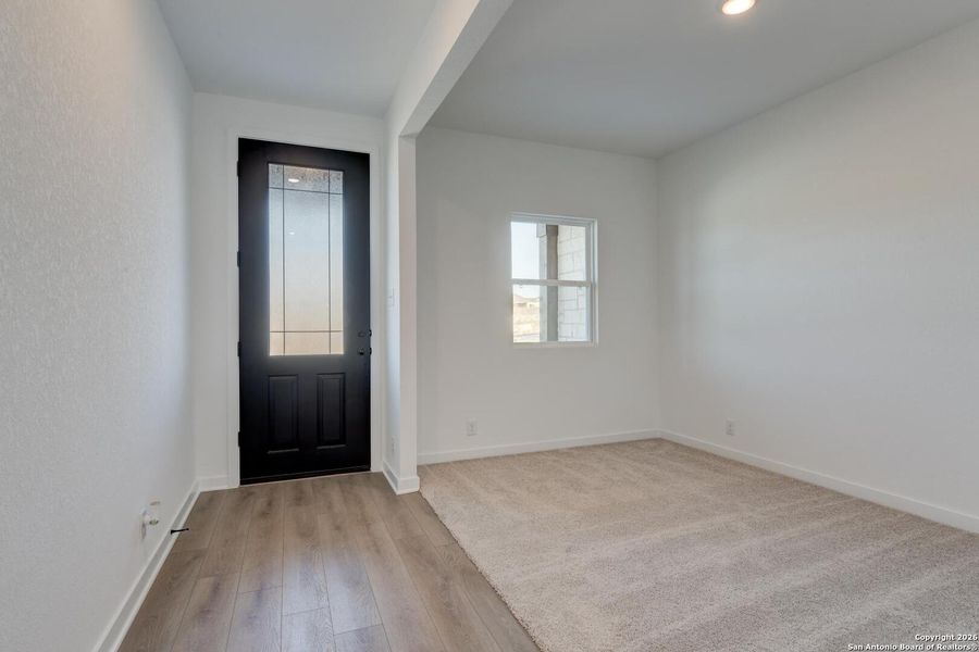Spacious, unfurnished interior of a new home in Arcadia Ridge, San Antonio (Image 21).