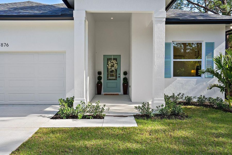 Exterior details and patio area of a home in , Vero Beach (Image 26).