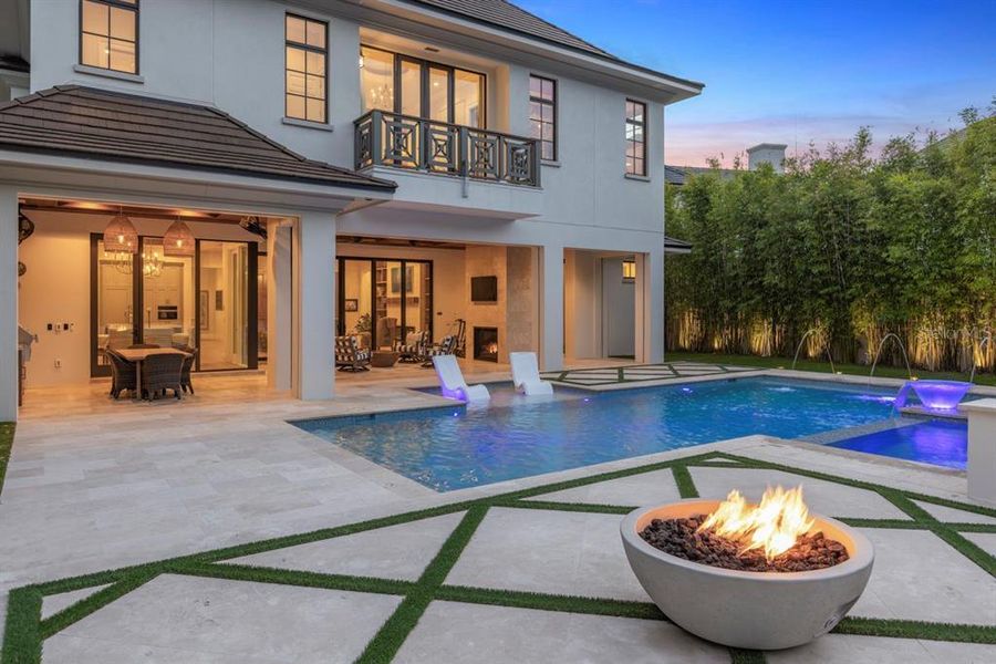 Exterior details and patio area of a home in , Orlando (Image 20).