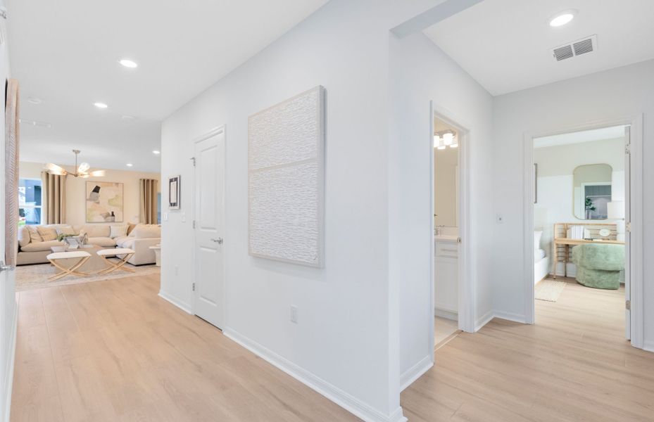 Representative unfurnished interior of a home built from the Mabel II by Pulte Homes in Parkside Trails, Clermont (Image 22).