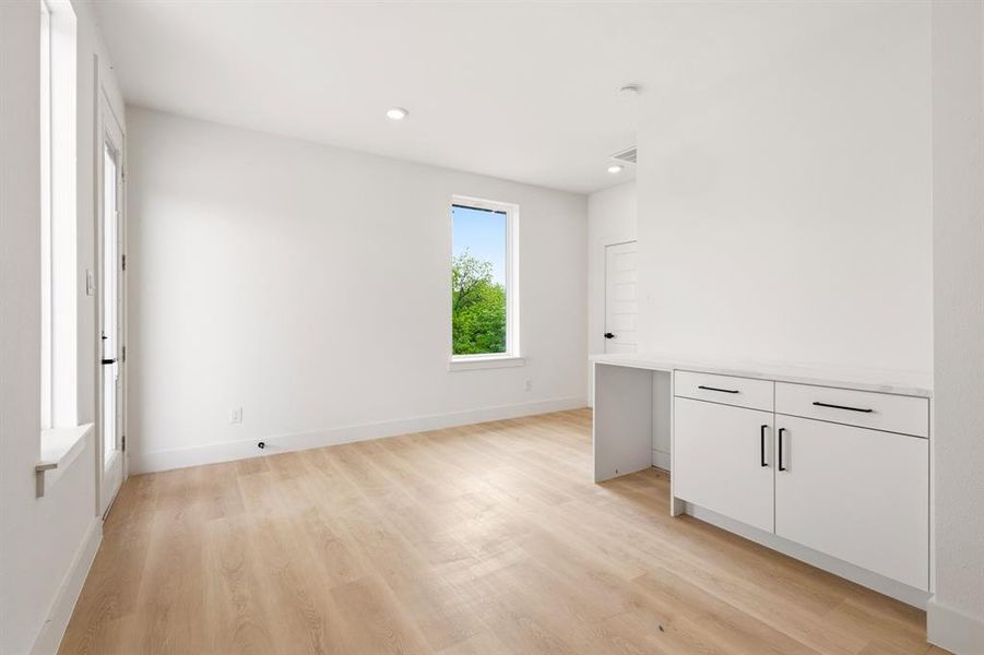 Spacious, unfurnished interior of a new home in , Dallas (Image 17).