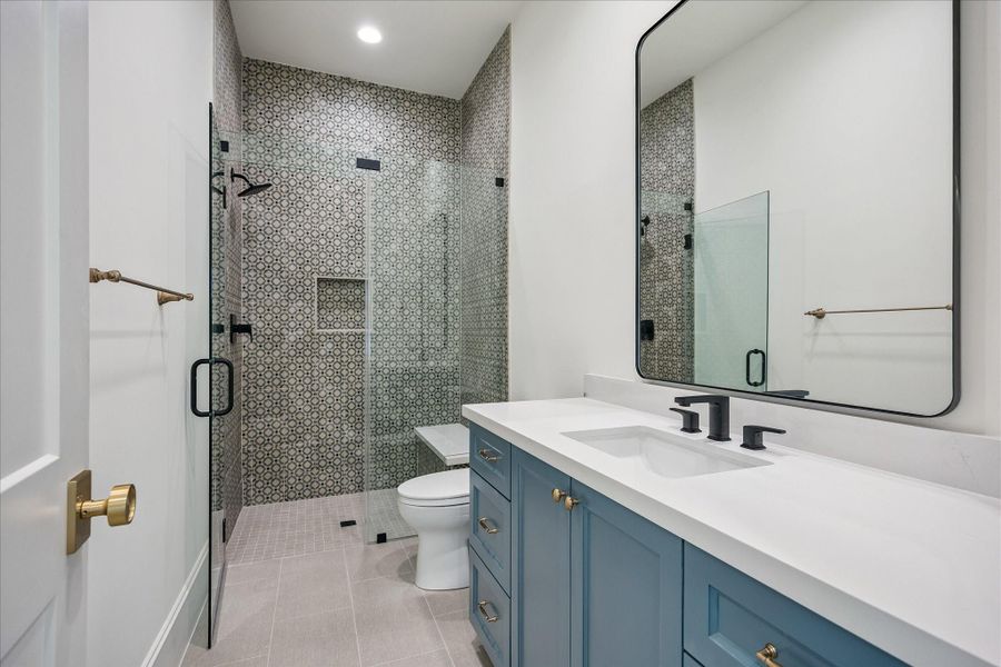 Guest en-suite (first floor)
