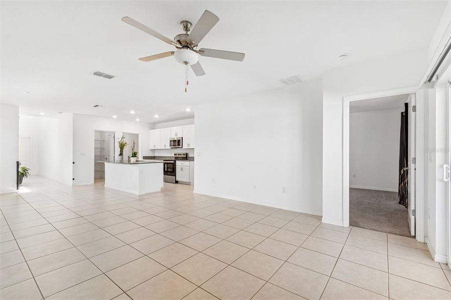 Spacious, unfurnished interior of a new home in , Zephyrhills (Image 18).
