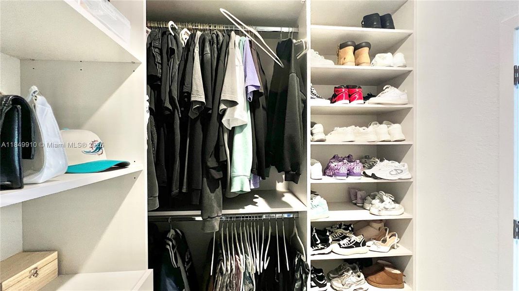 master room walking closet closet