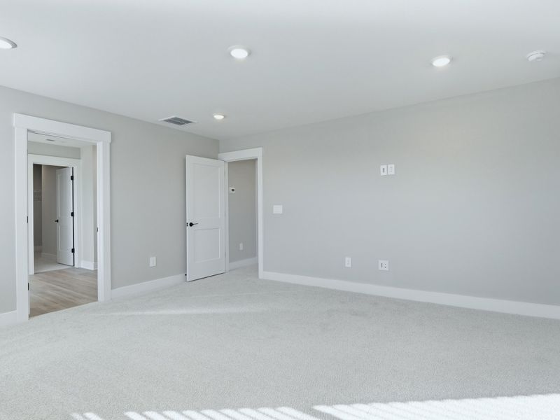 Spacious, unfurnished interior of a new home in Watkins Glen, Raleigh (Image 21).