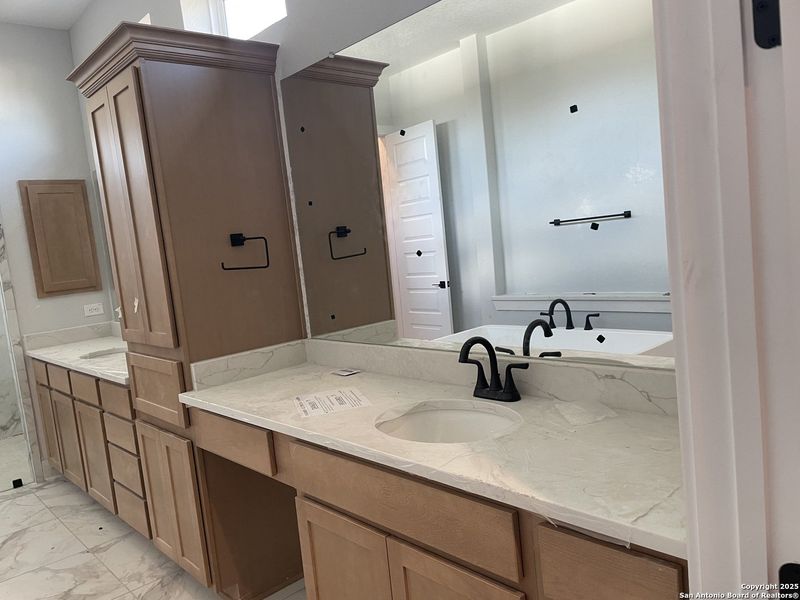 Image 20 of a home in Potranco Oaks. Image 20 of a home in Potranco Oaks.