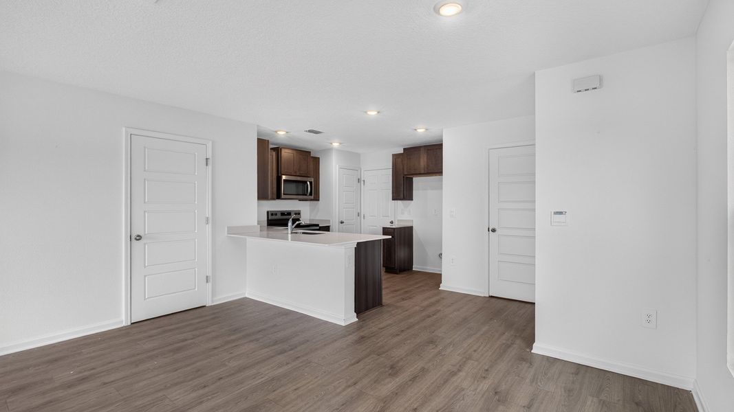 Representative furnished interior of a home built from the Weston by D.R. Horton in Bridle Creek Townhomes, Jacksonville (Image 9).