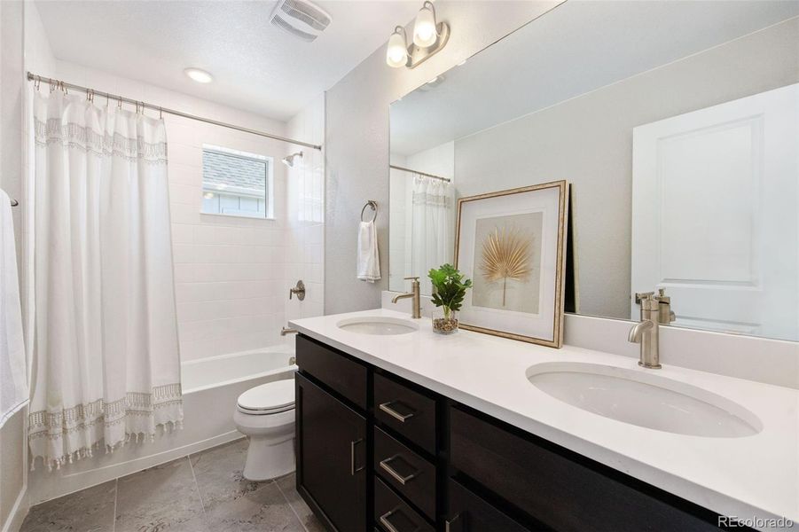 Furnished interior view inside a new home in Trailside on Harmony, Timnath (Image 11).