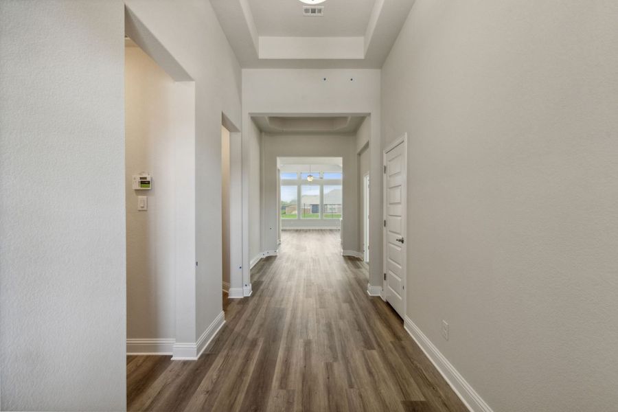 Spacious, unfurnished interior of a new home in Oaks of North Grove, Waxahachie (Image 17).