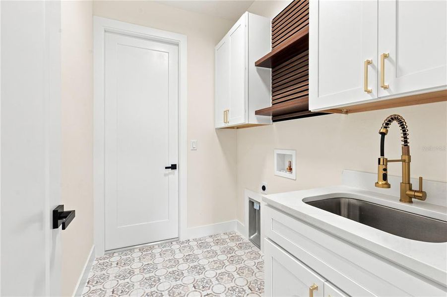 Furnished interior view inside a new home in , Belleview (Image 17).