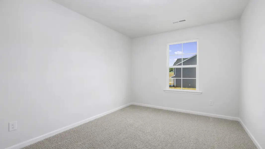 Spacious, unfurnished interior of a new home in Willow Mill, Thomasville (Image 10).