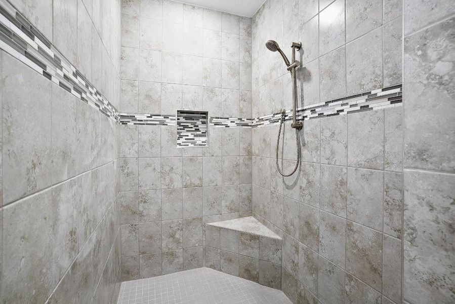 418-Easy-St-HigMedia-037-2000