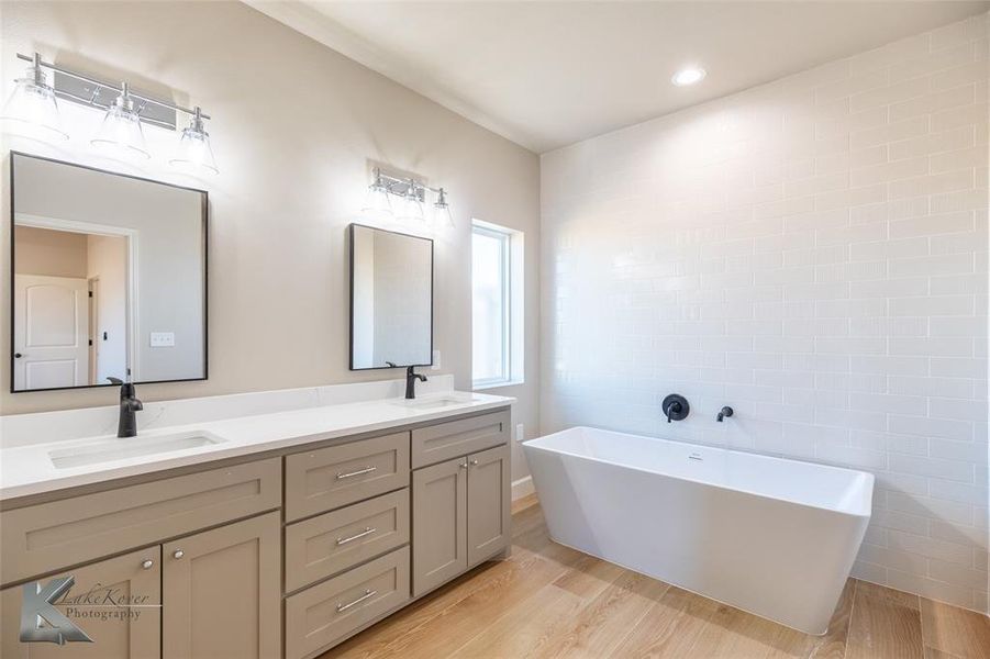 Furnished interior view inside a new home in , Tuscola (Image 7).