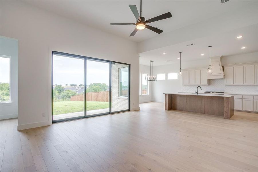 Spacious, unfurnished interior of a new home in Talon Hills, Fort Worth (Image 38). Spacious, unfurnished interior of a new home in Talon Hills, Fort Worth (Image 38).