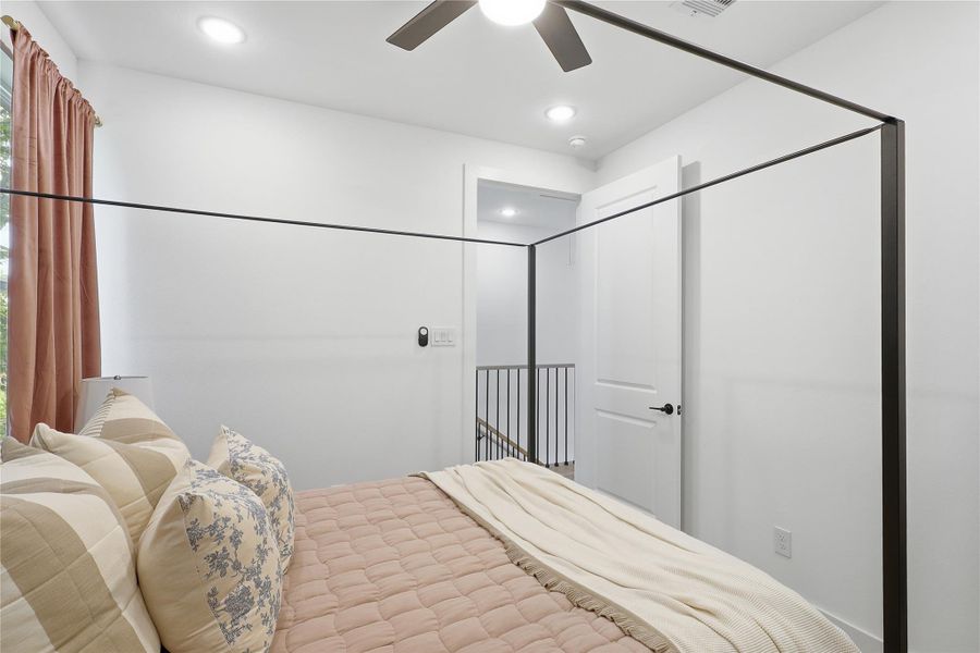 2nd bedroom