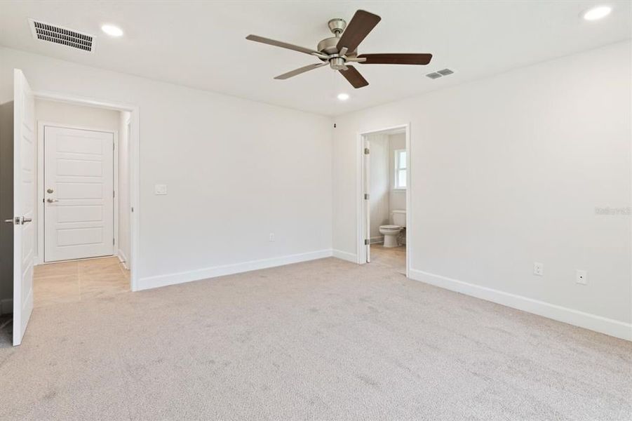 Representative unfurnished interior of a home built from the 1540 by Adams Homes in Okeechobee, Okeechobee (Image 14).