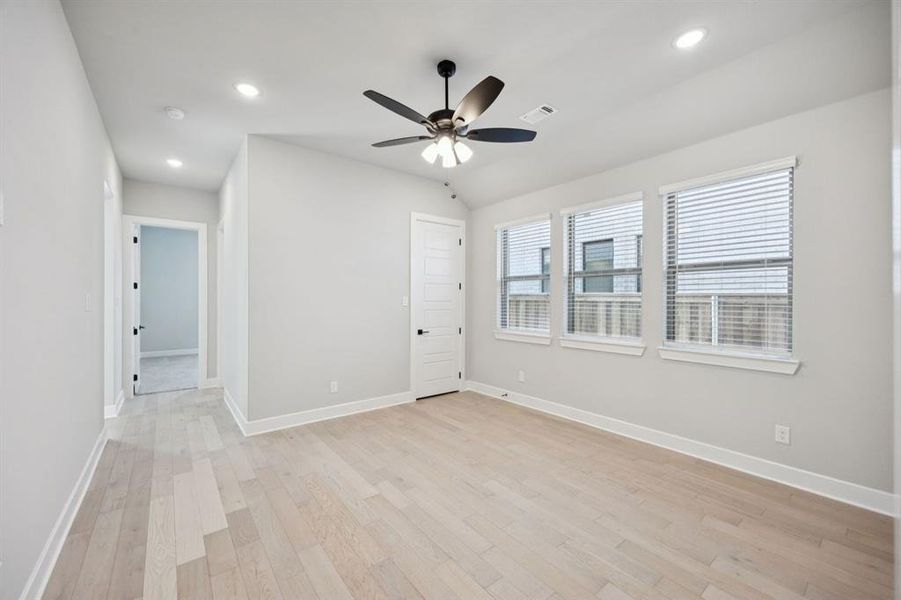 23-329Bay_024 23-329Bay_024